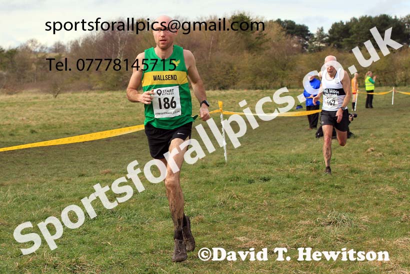 Men 35 to 60 in the 2023 BMAF Cross Country Champs., Wallsend. Photo: David T. Hewitson/Sports for All Pics